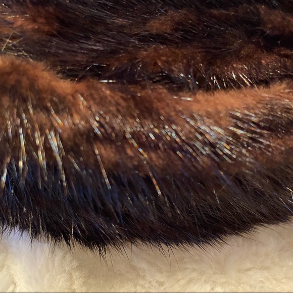 SAKS FIFTH AVE WOMEN'S MINK HAT… - Picture 7 of 11